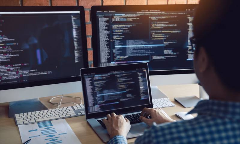 数据科学选型:R与Python如何赋能云县网站建设?
